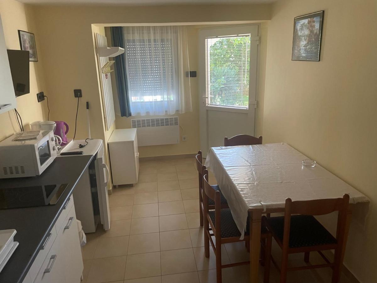 Ferienwohnung Gitta Apartmanhaz Zalakaros Exterior foto