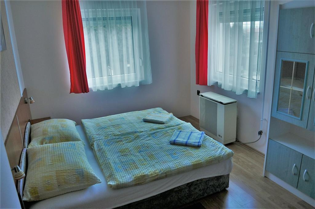 Ferienwohnung Gitta Apartmanhaz Zalakaros Exterior foto